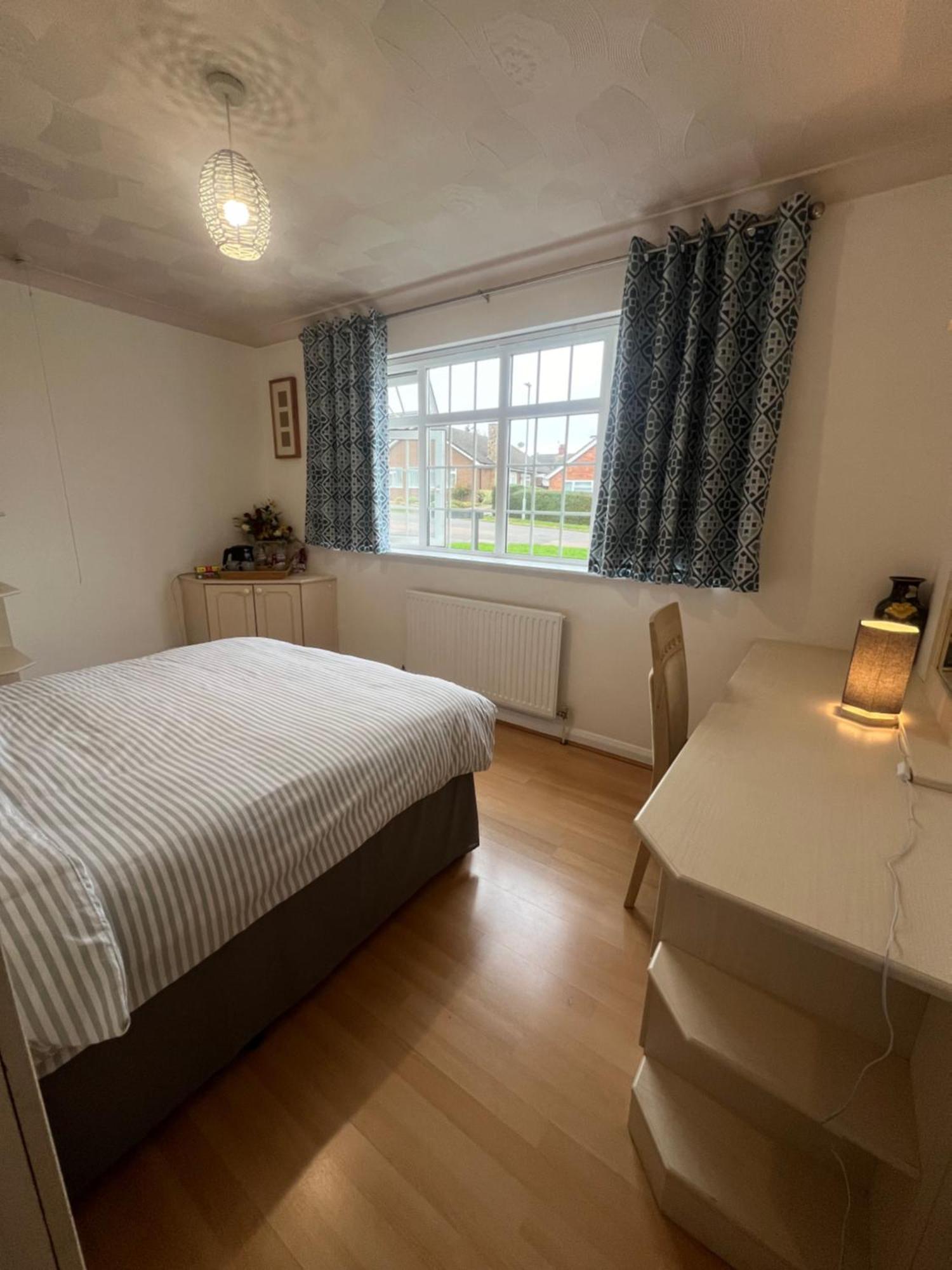 Double Room At The Bungalow With Shared Shower Room Kettering Exterior photo