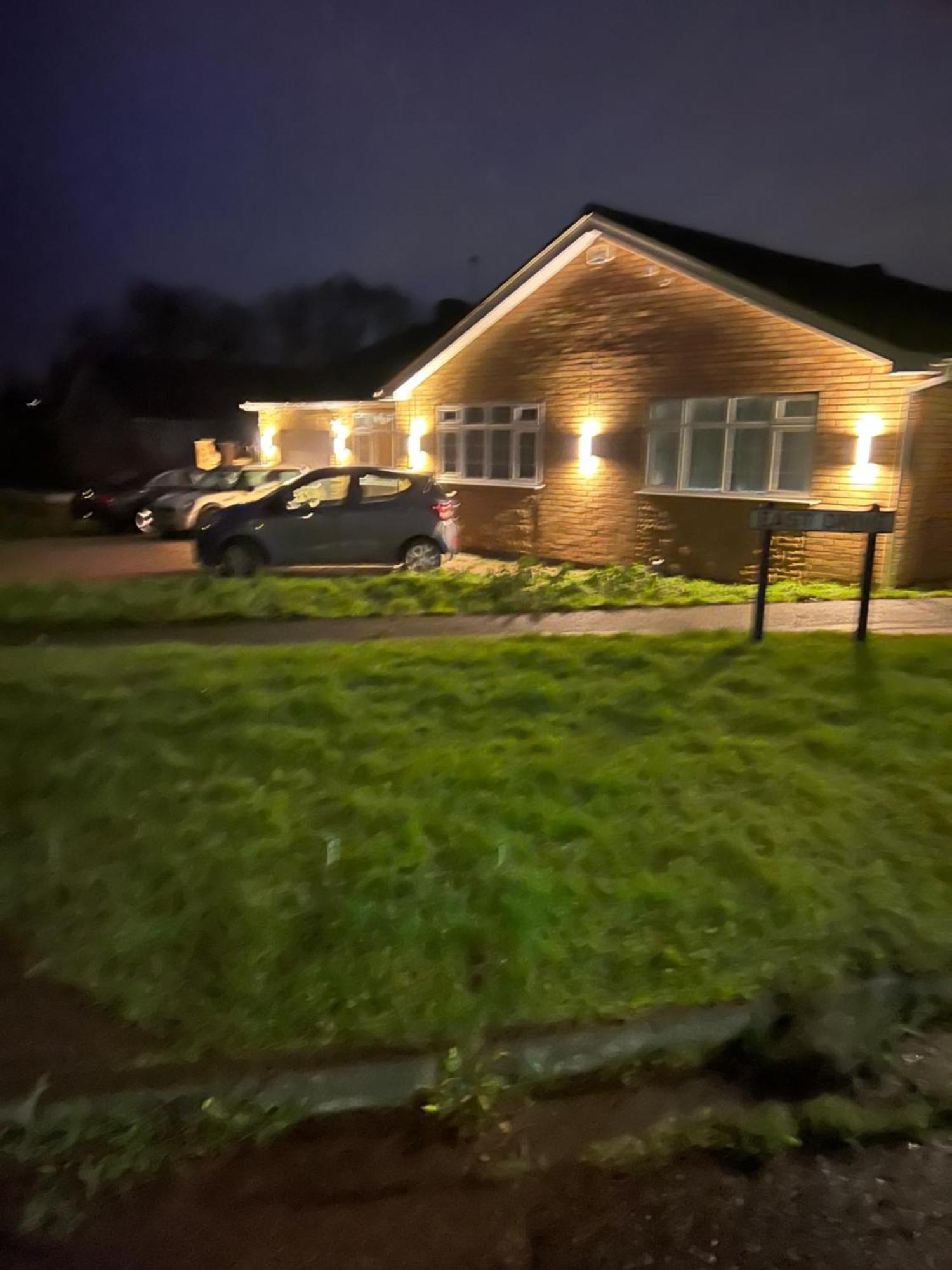 Double Room At The Bungalow With Shared Shower Room Kettering Exterior photo